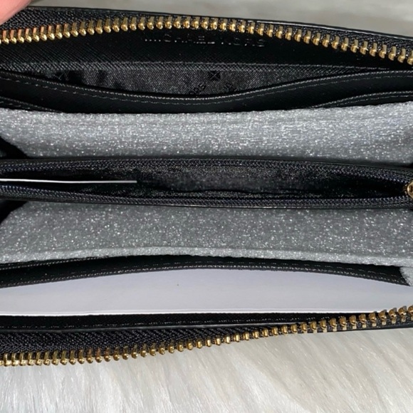 Michael Kors JANE Tote/JET SET TRAVEL 3Qtr Zip Wallet 2pc Set - Picture 7 of 8